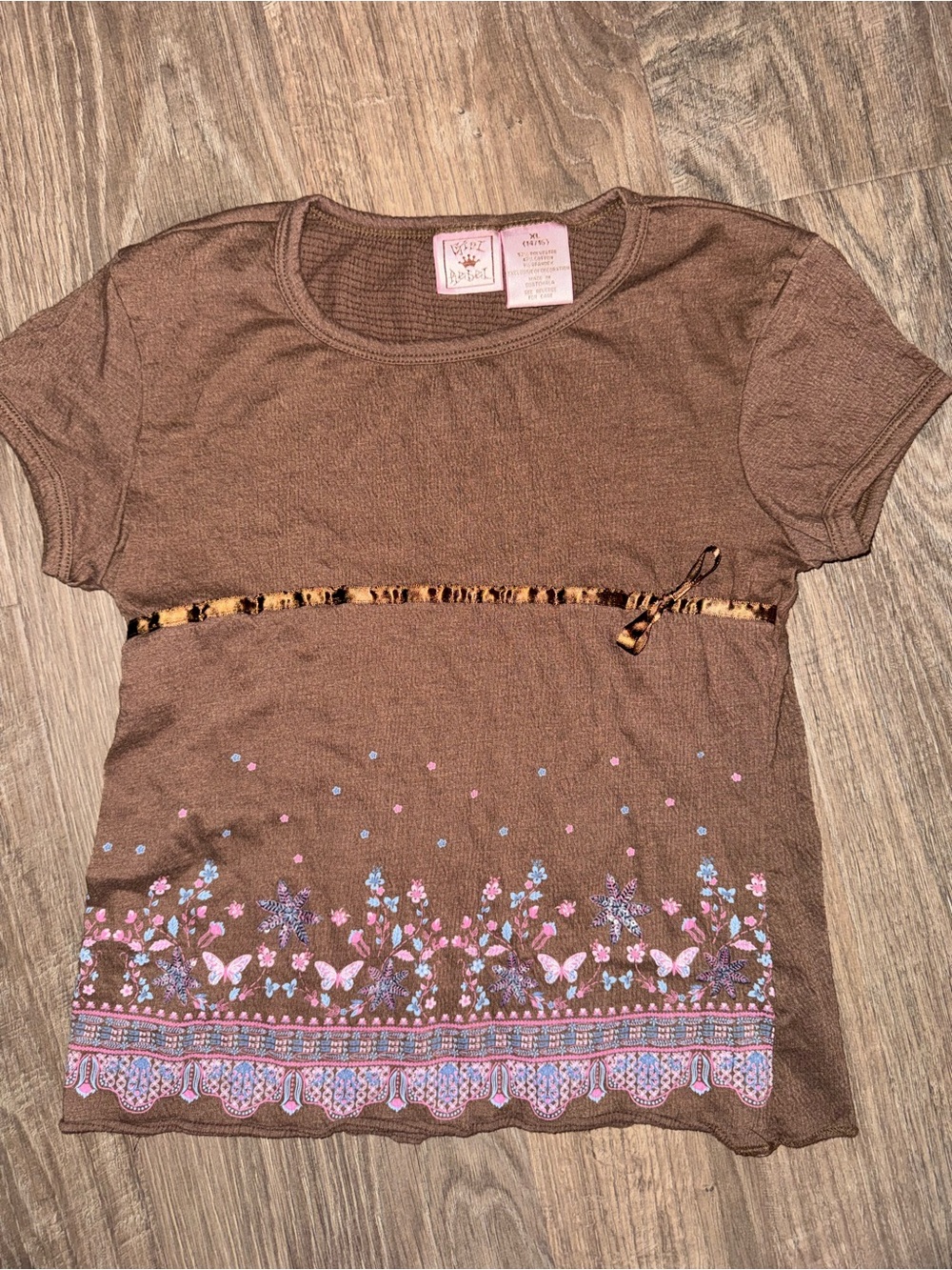 Y2K Brown Short Sleeve Tee with Pink & Blue Floral Border